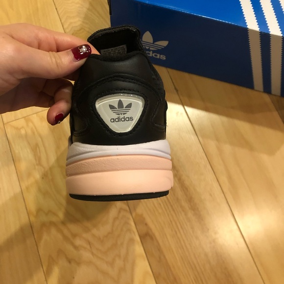 Adidas Falcon size 6 - Picture 2 of 5